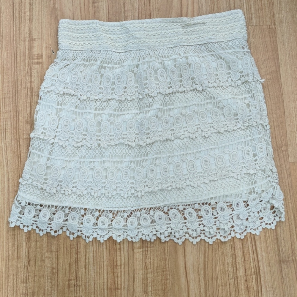 Lace skirt